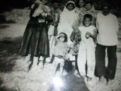 عکس قدیمی در جاسب(سید رضی مسعودی و منور خانم همسرش به همراه همه رضوان و خانم روح الله رضوانی و دخترانش)