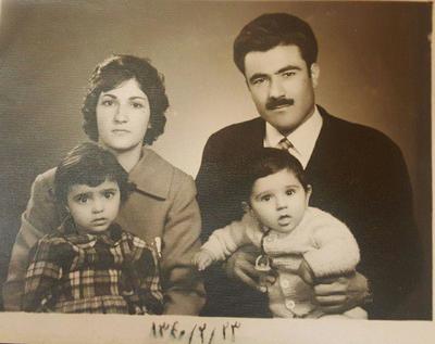 اقا محمود غفاری و همسرش و فرزندان